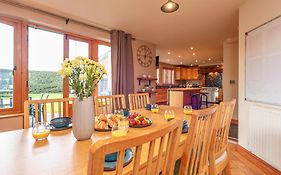 Silverwood Stylish House - Pass The Keys
